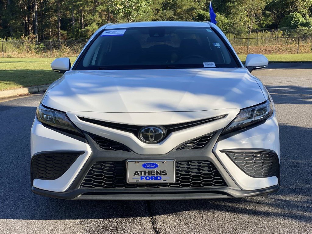 Certified Used 2023 Ice Toyota SE image 11