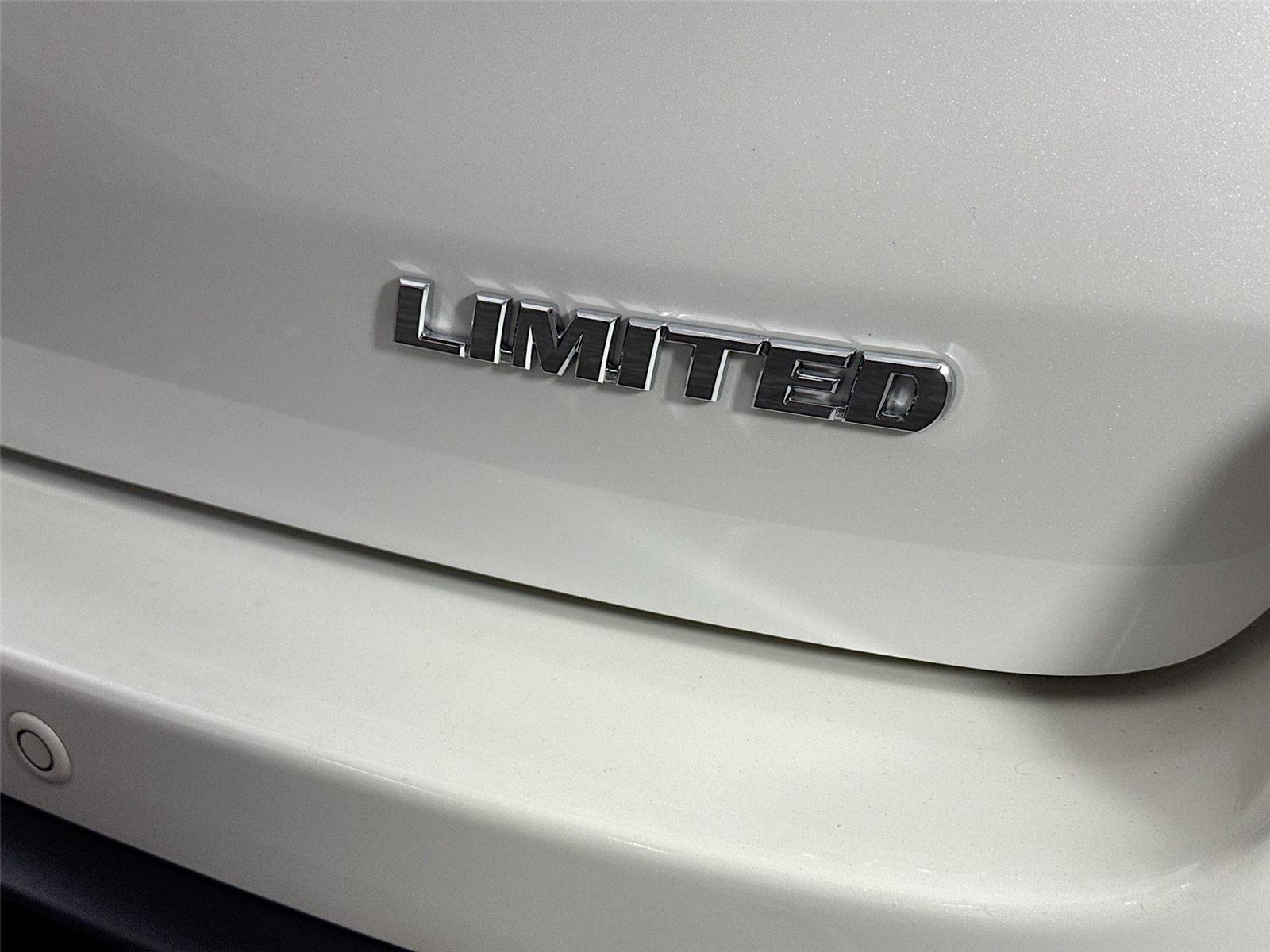 Used 2016 Blizzard Pearl Toyota Limited image 15