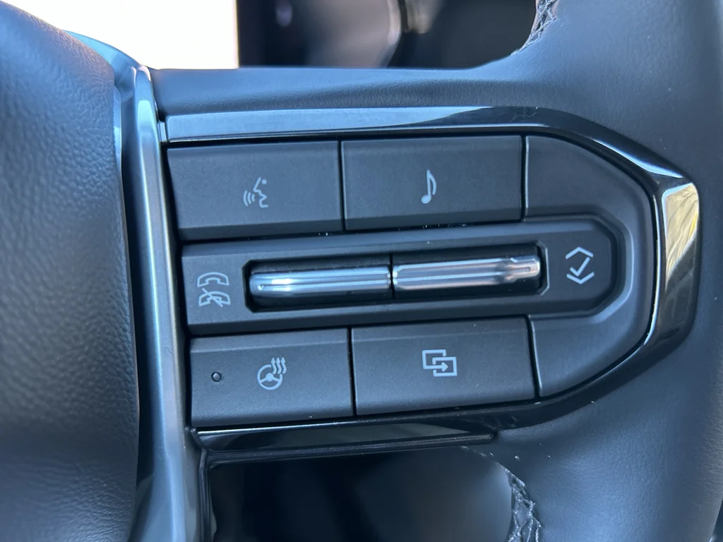 2026 Chevrolet Colorado ZR2 - Photo 22