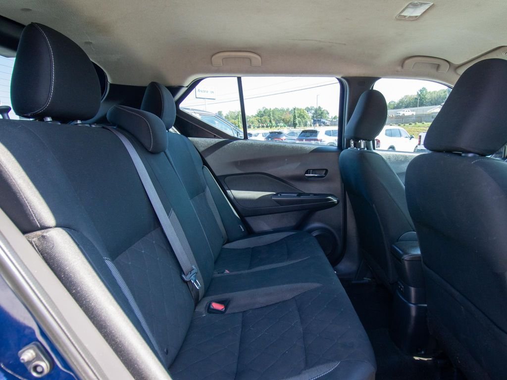 Used 2020 Blue Nissan SV image 17