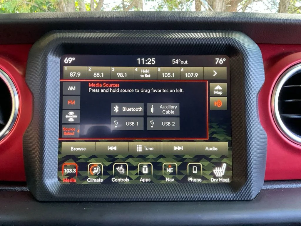 Used 2021 Silver Jeep Rubicon image 20