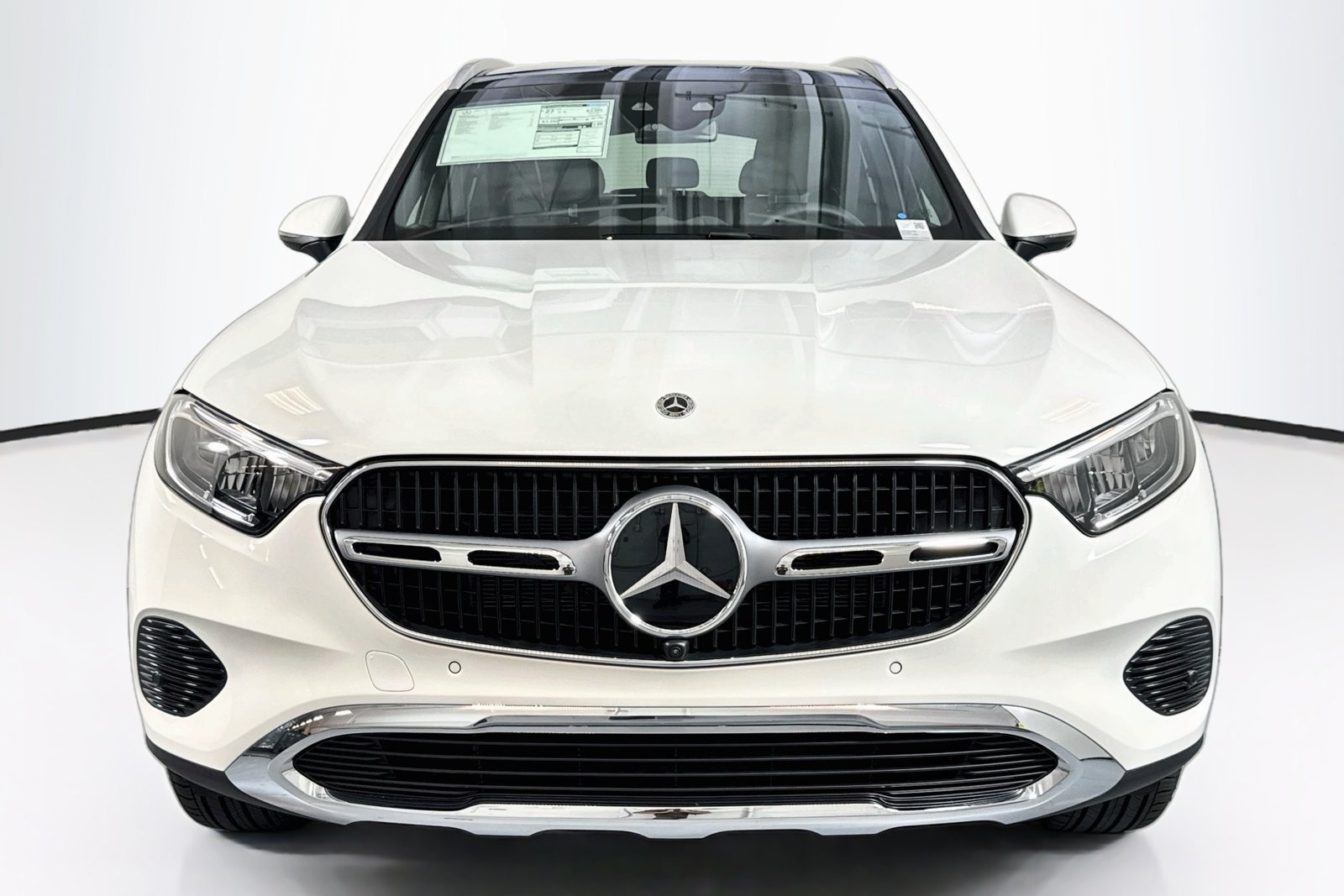New 2027 Polar White Mercedes-Benz GLC 300 image 2