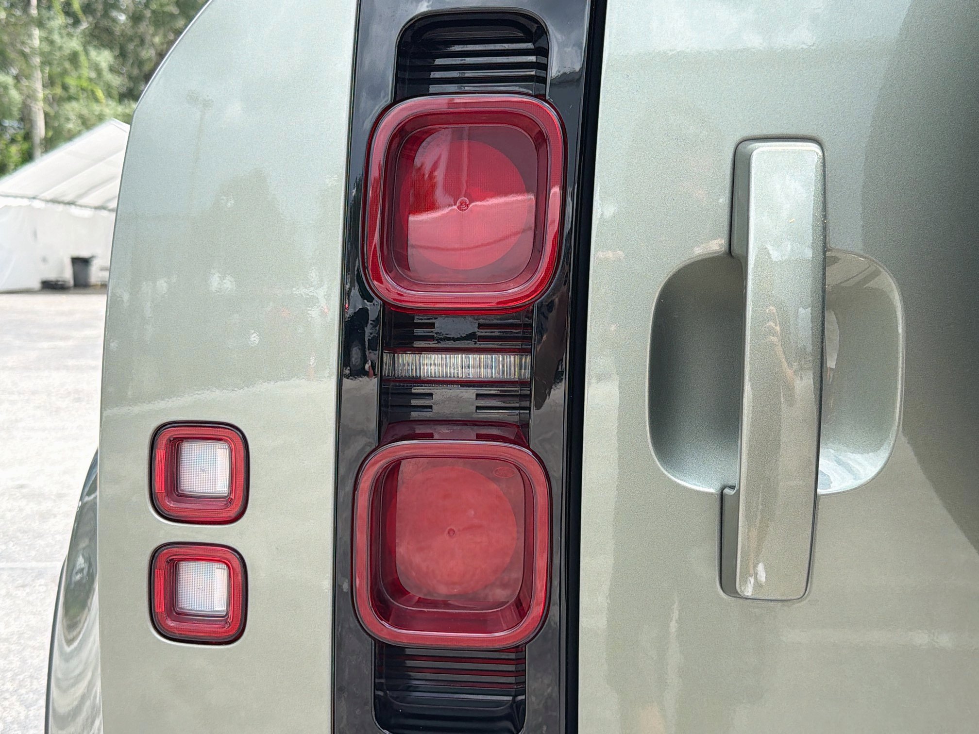 Certified Used 2025 Pangea Green Metallic Land Rover S image 10