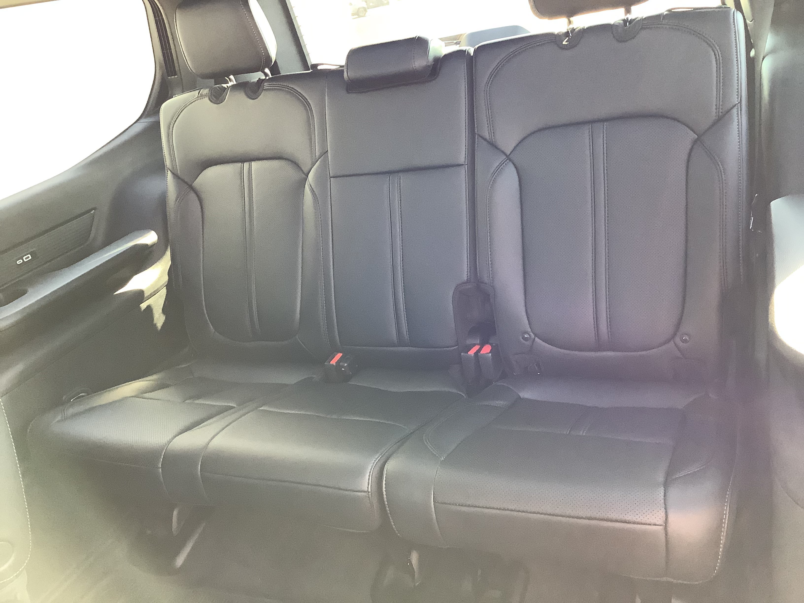 New 2026 Bright White Clear-Coat Exterior Paint Jeep Upland image 9