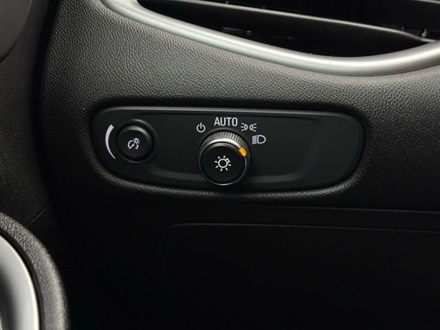 Used 2024 Summit White Chevrolet LT image 21