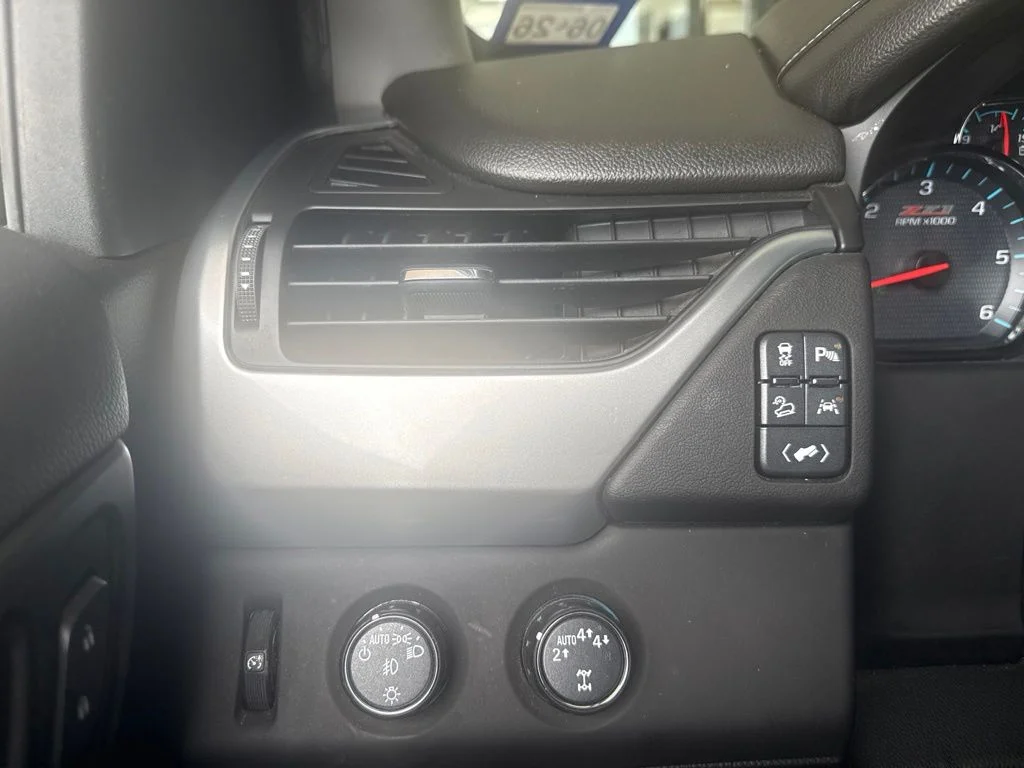Used 2018 Black Chevrolet LT image 15