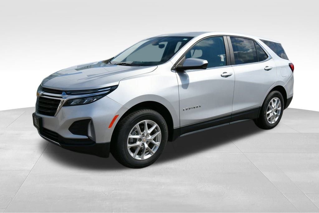 Used 2022 Chevrolet Equinox LT with VIN 3GNAXUEV4NL200540 for sale in North Branch, Minnesota