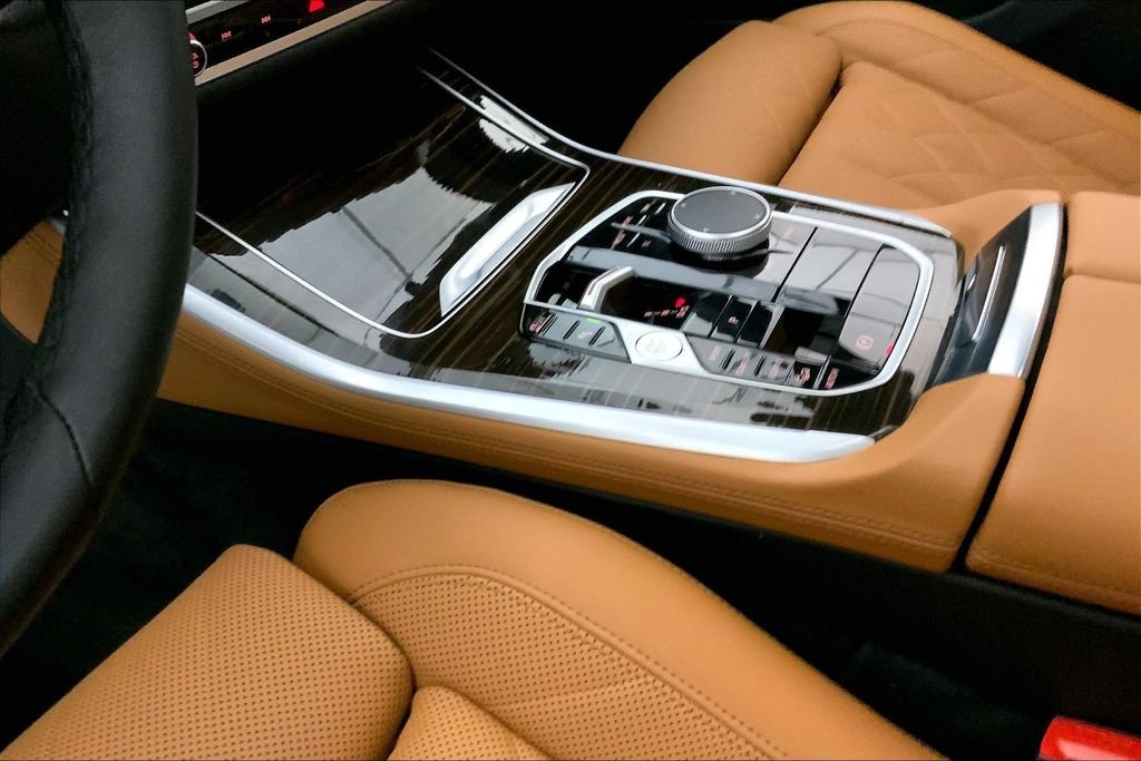 Used 2026 Mineral White Metallic BMW  image 22