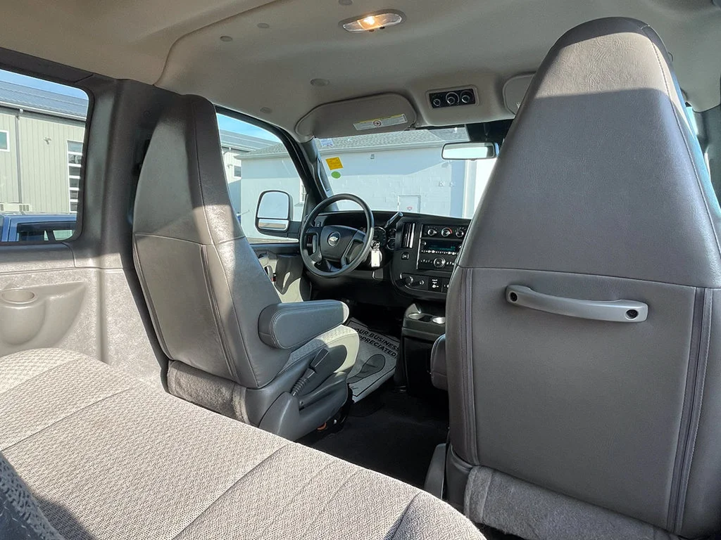 Used 2025 Summit White Chevrolet 1LT image 15