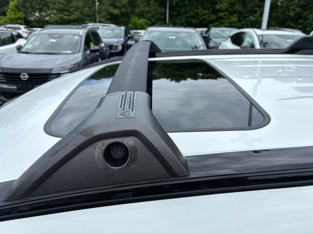 Used 2022 White Toyota XLE image 25