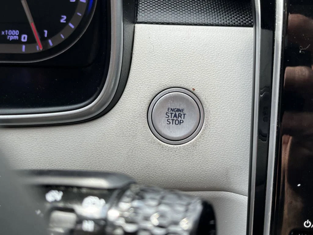 Used 2022 Gray Hyundai SEL image 31
