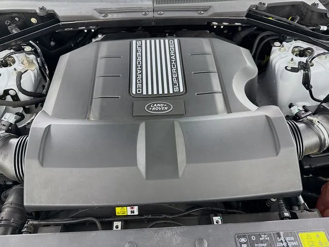 Certified Used 2023 White Land Rover V8 image 32