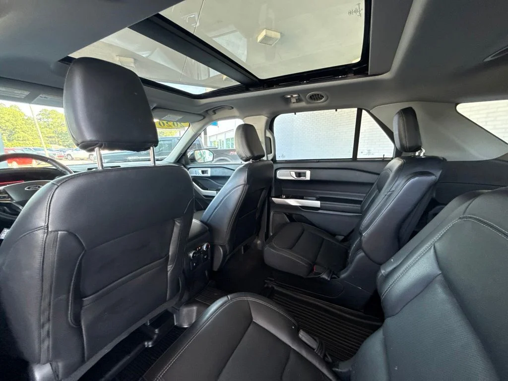 Used 2022 Gray Metallic Ford Limited image 33
