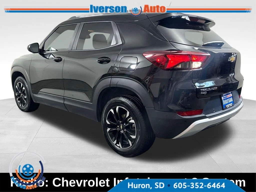 Used 2022 Mosaic Black Metallic Chevrolet LT image 9