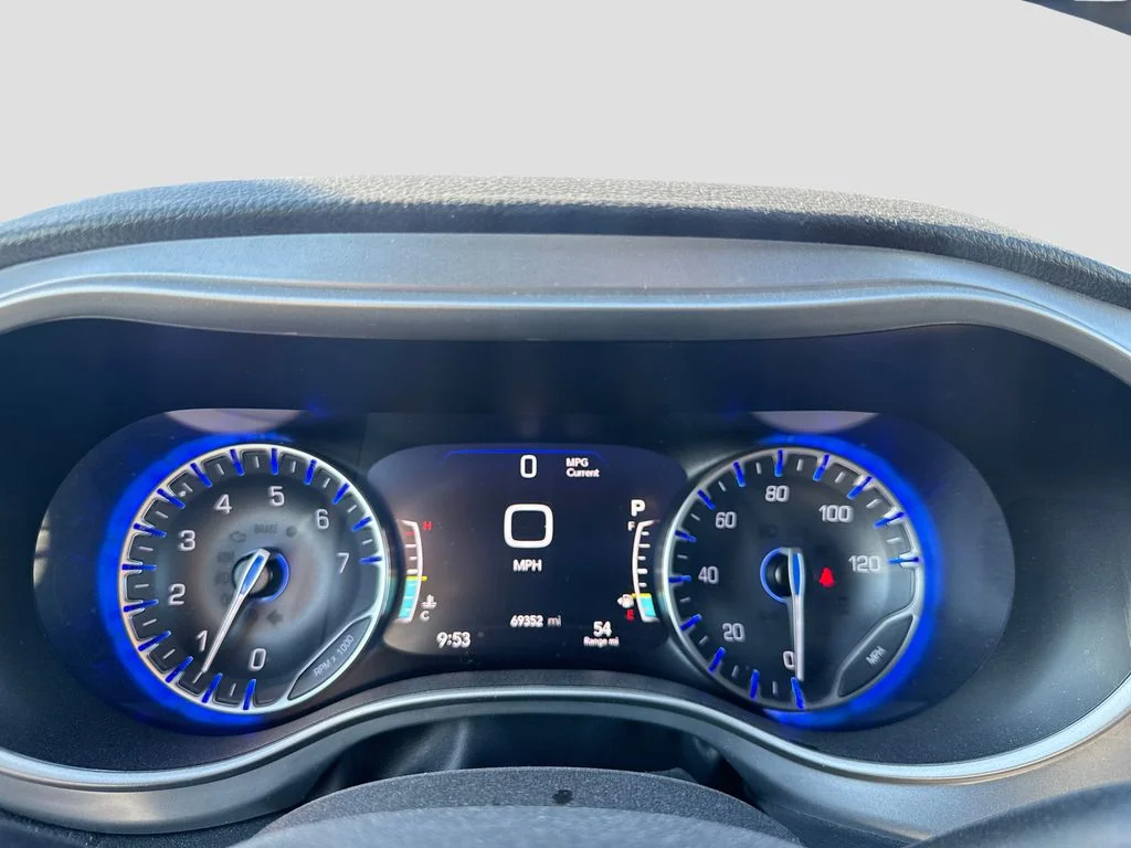 Used 2023 White Chrysler Touring image 18