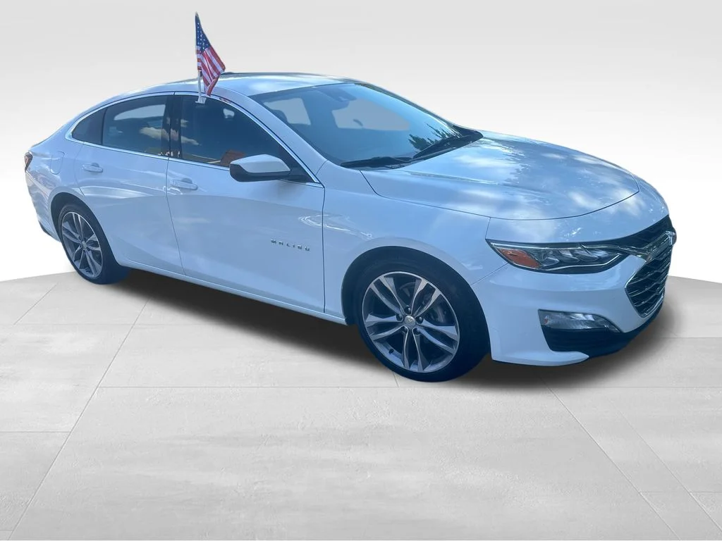 Used 2024 White Chevrolet LT image 34