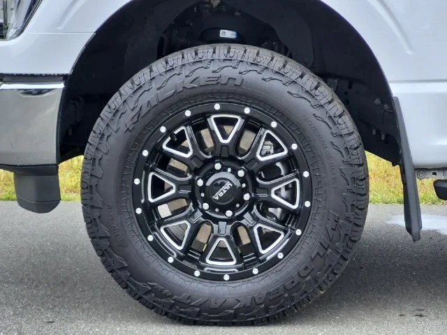 Used 2022 White Ford XLT image 17