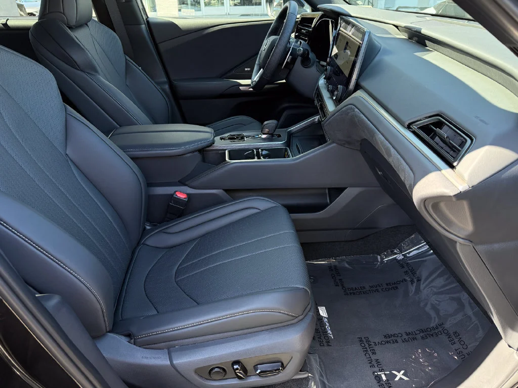 Used 2026  Lexus TX 500h F SPORT Performance Premium image 16