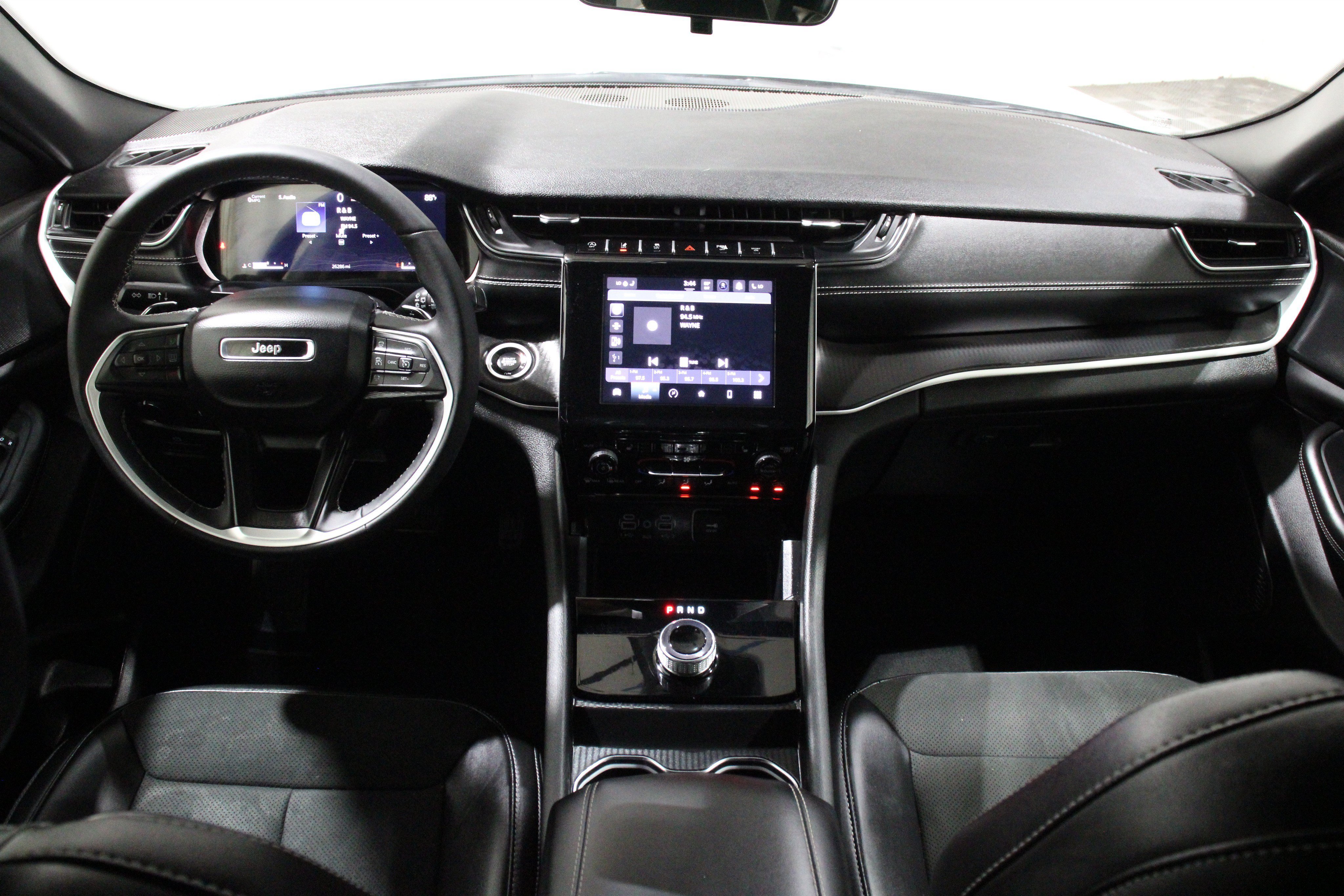 Used 2025 Silver Zynith Jeep Altitude image 2
