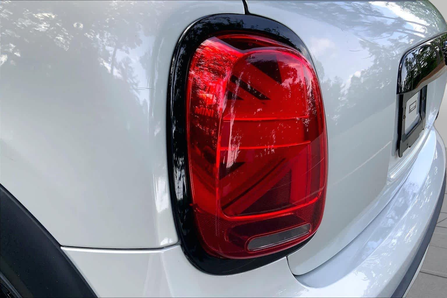 Used 2022 White Silver Metallic MINI Cooper S image 27