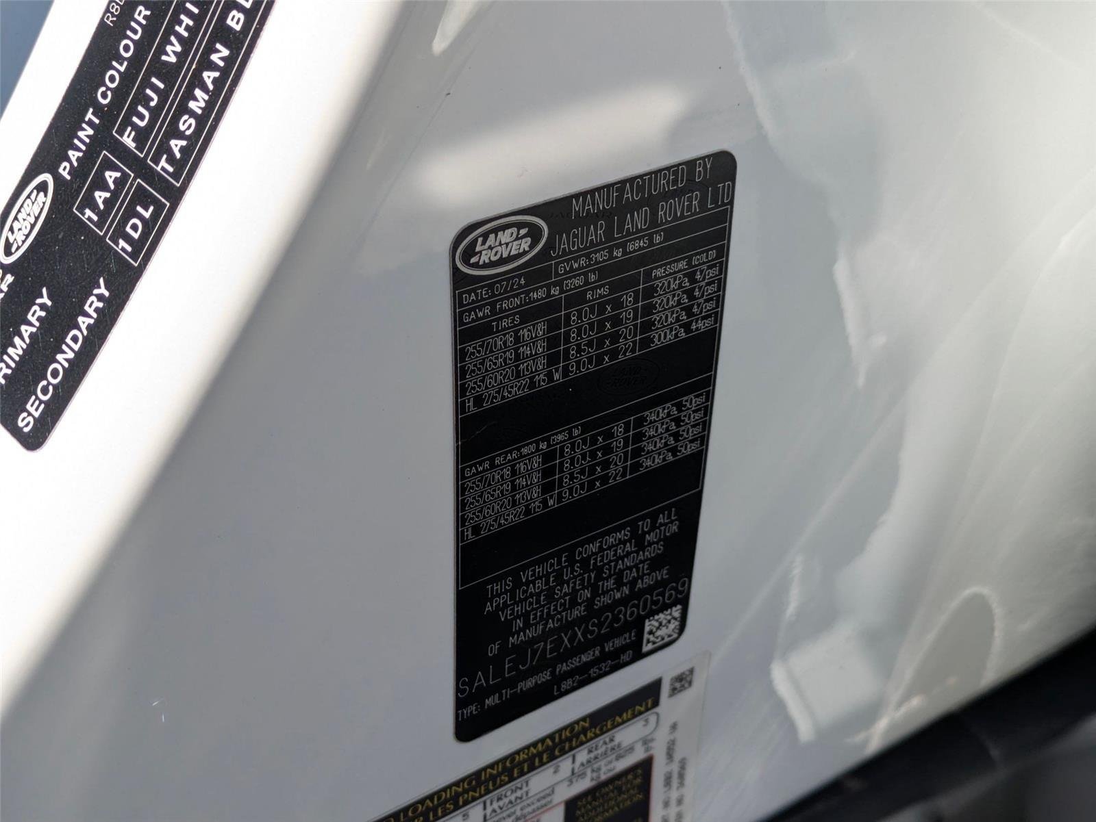 Used 2025 Fuji White Land Rover S image 37
