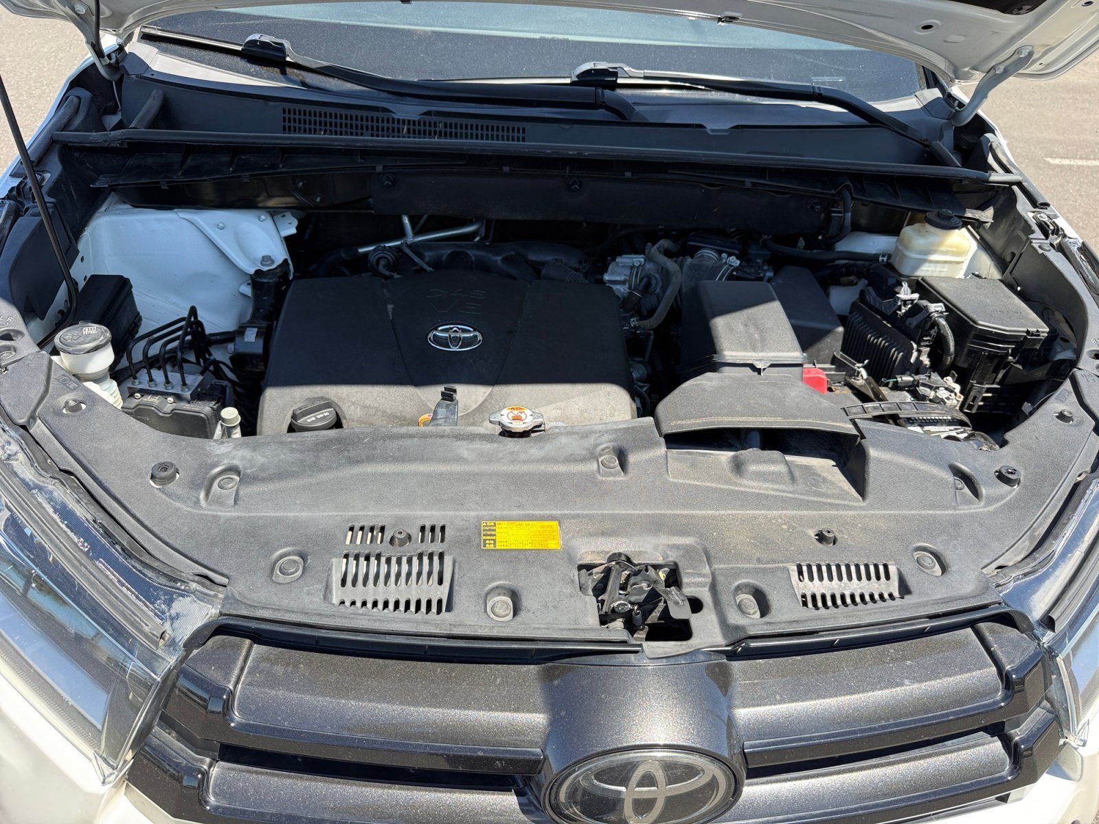 Used 2018 Blizzard Pearl Toyota SE image 20