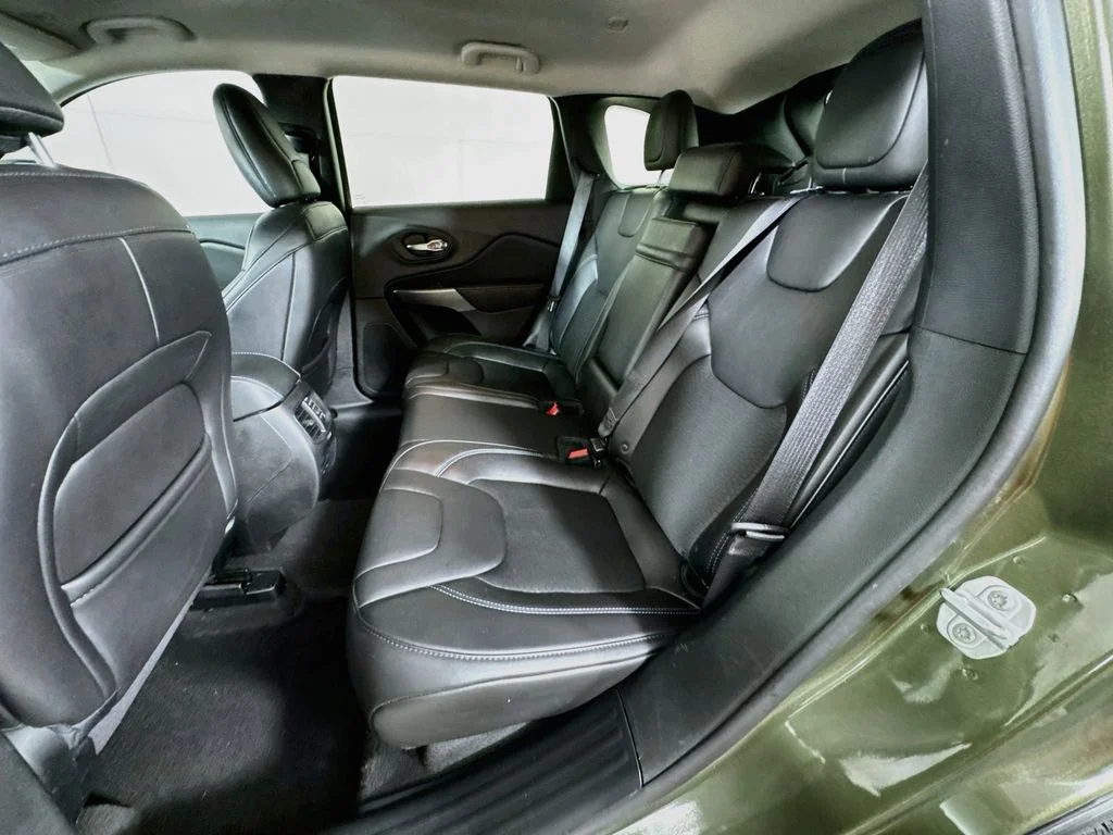 Used 2019 Green Jeep Latitude Plus image 28