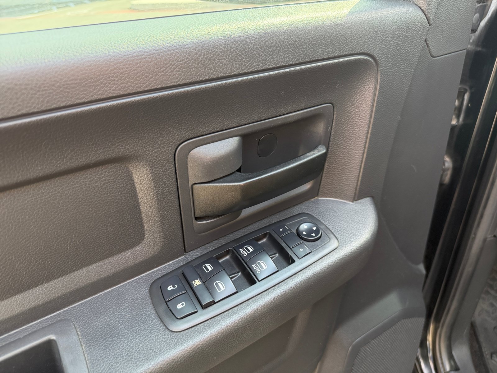 Used 2012 Black Ram Tradesman image 10