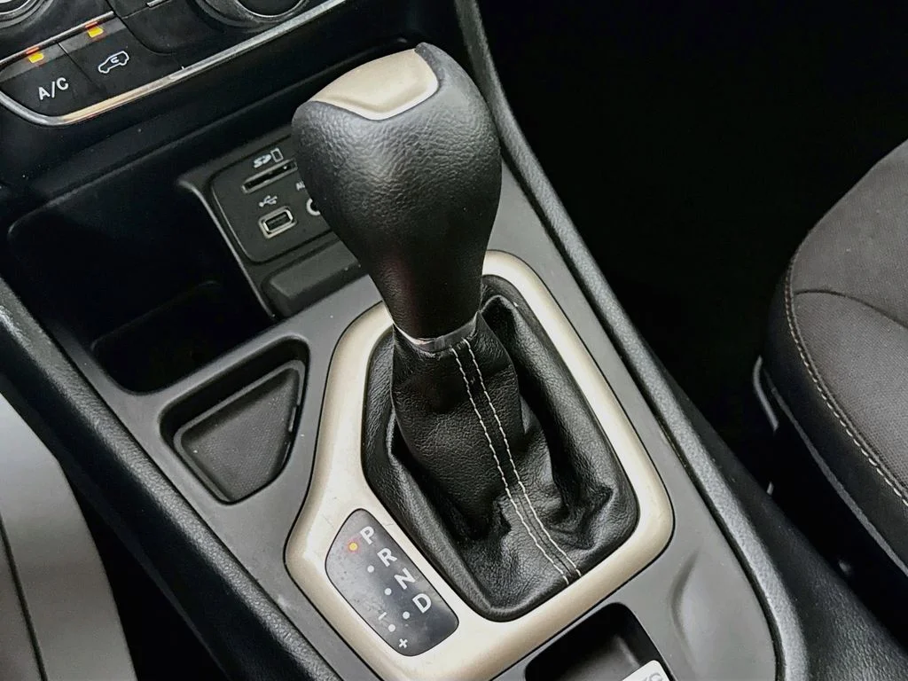 Used 2016 Black Jeep Latitude image 20