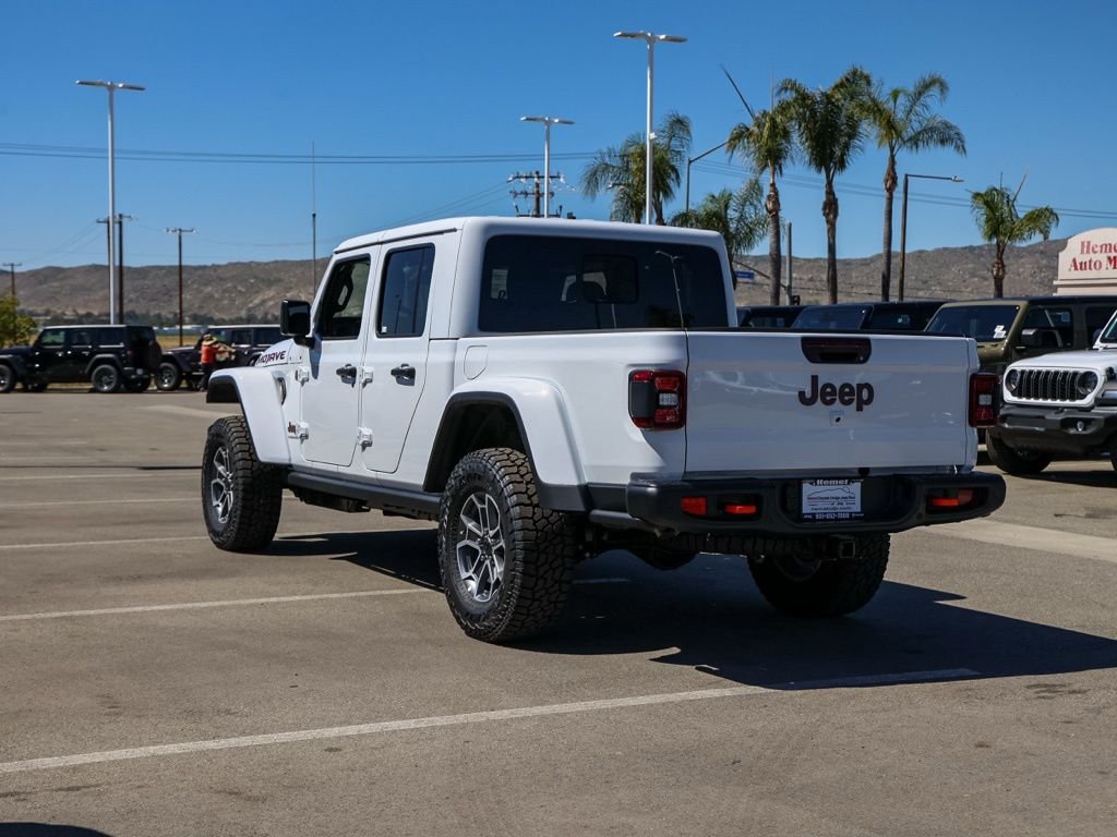 New 2026 Bright White Clear-Coat Exterior Paint Jeep Mojave image 5