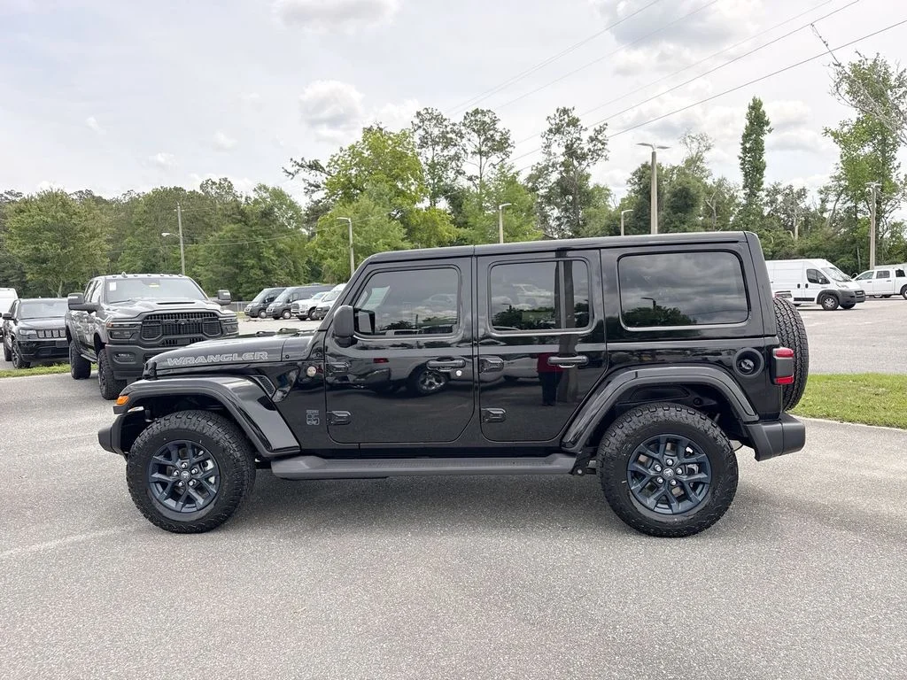 New 2026 Black Clear-Coat Exterior Paint Jeep  image 7