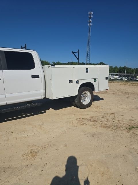 Used 2020 White Ford XL image 2