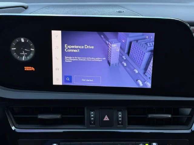 2024 Lexus ES Hybrid 300h - Photo 16