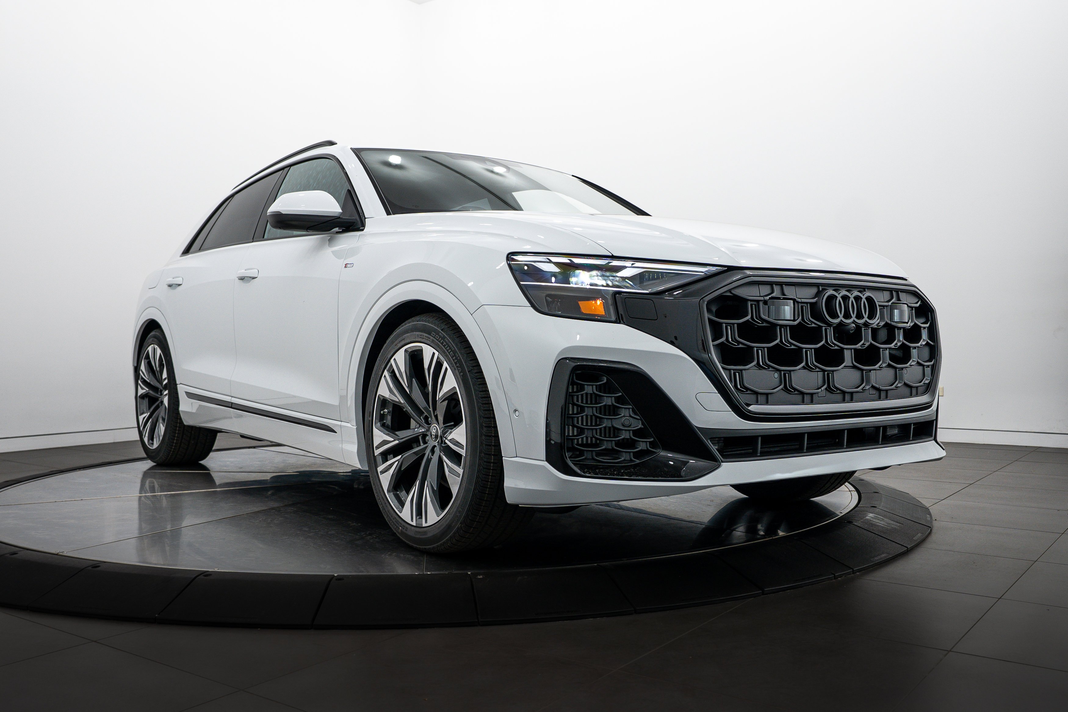 2026 Audi Q8 55 Premium Plus quattro Tiptonic's photo