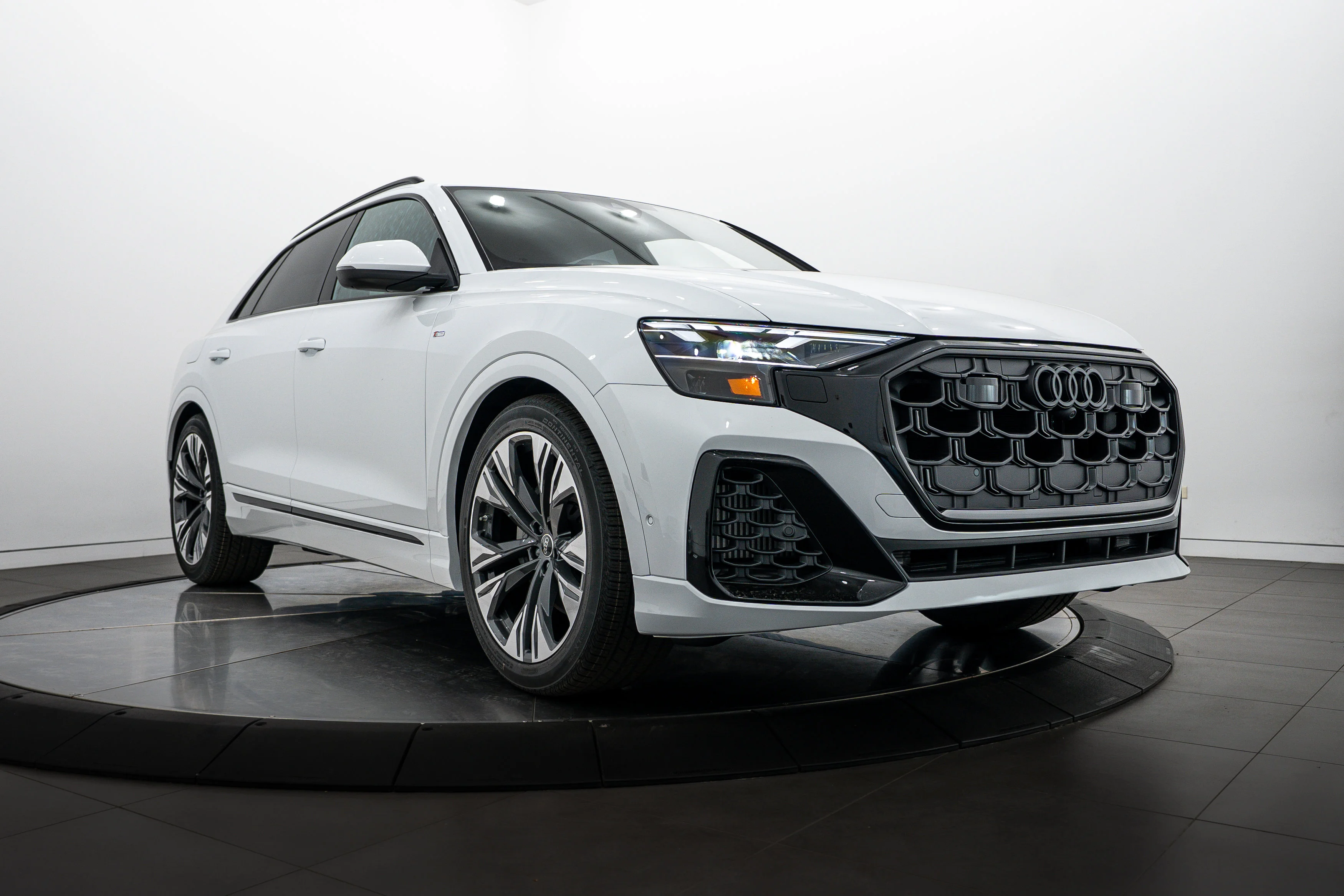 2026 Audi Q8 55 Premium Plus quattro Tiptonic's photo