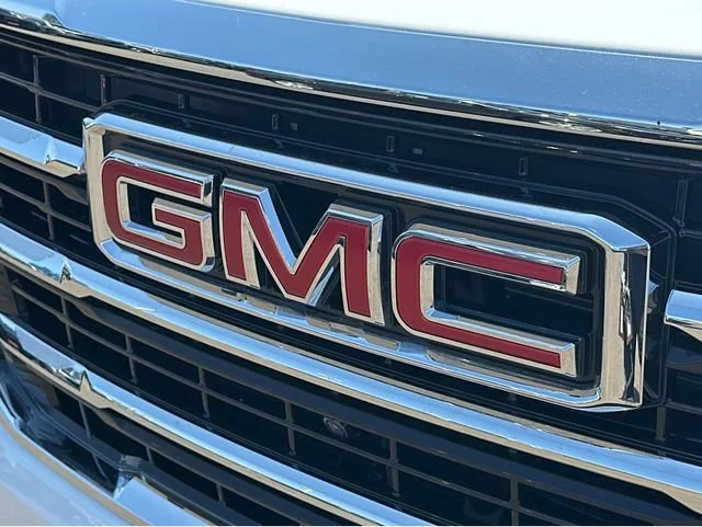 New 2026 Summit White GMC Elevation image 36