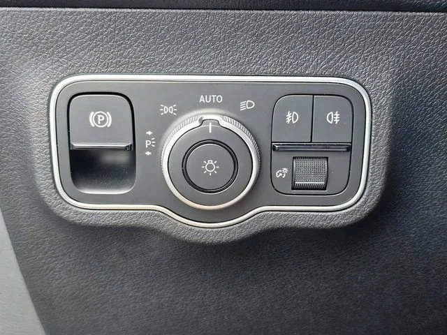 Used 2024 Black Mercedes-Benz GLB 250 image 19