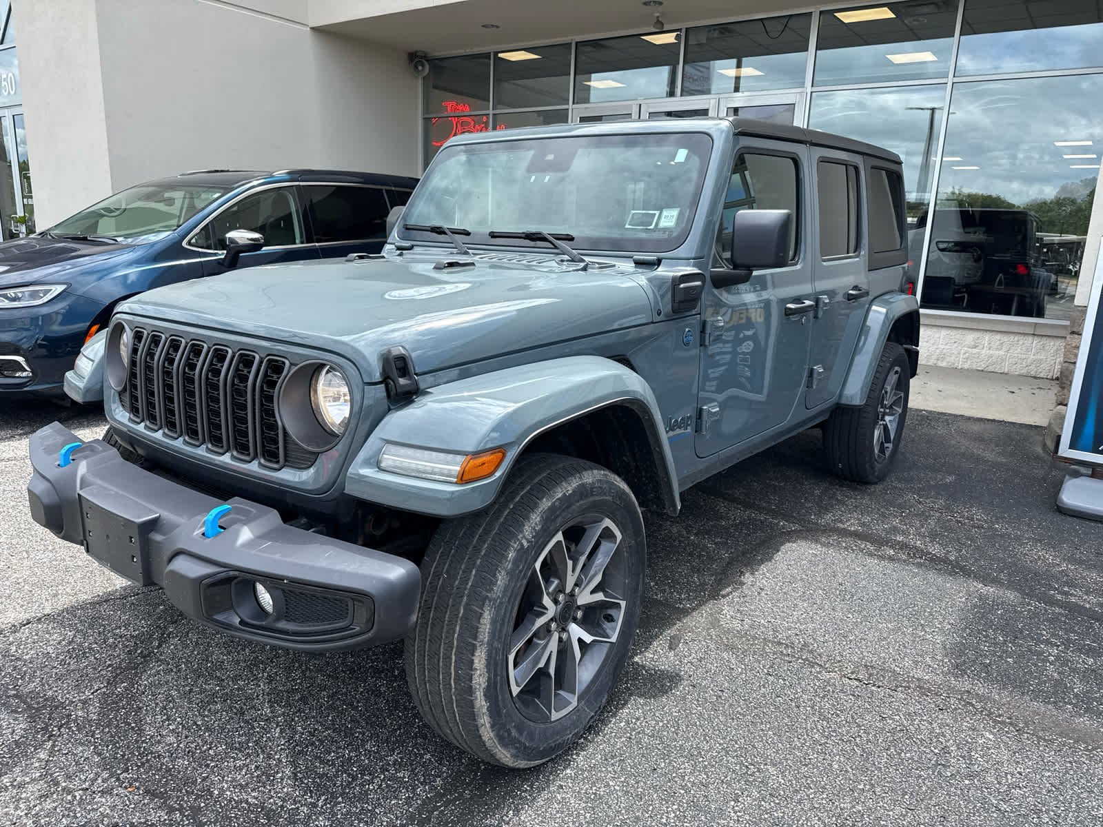 Used 2024 Anvil Clear Coat Jeep Sport S image 2