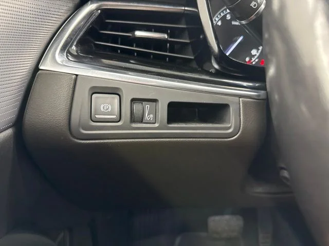Used 2023 Green Cadillac Premium Luxury image 22