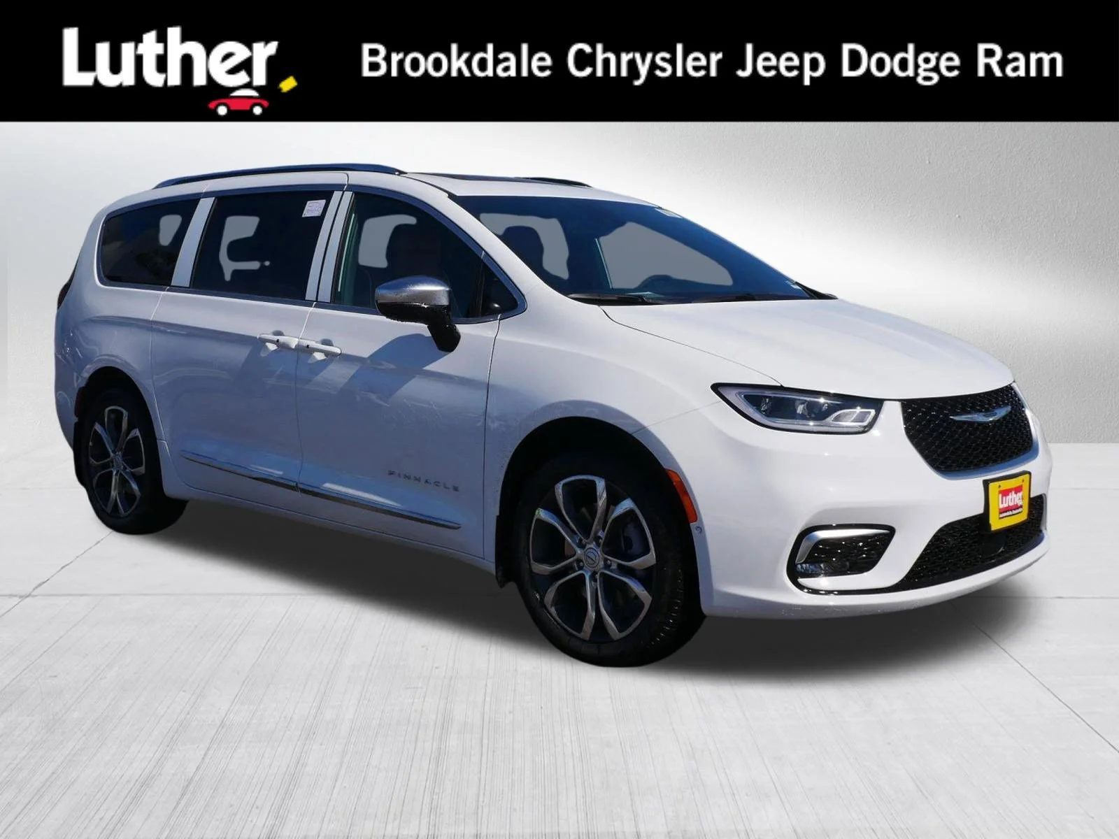 2026 Chrysler Pacifica Pinnacle AWD's photo