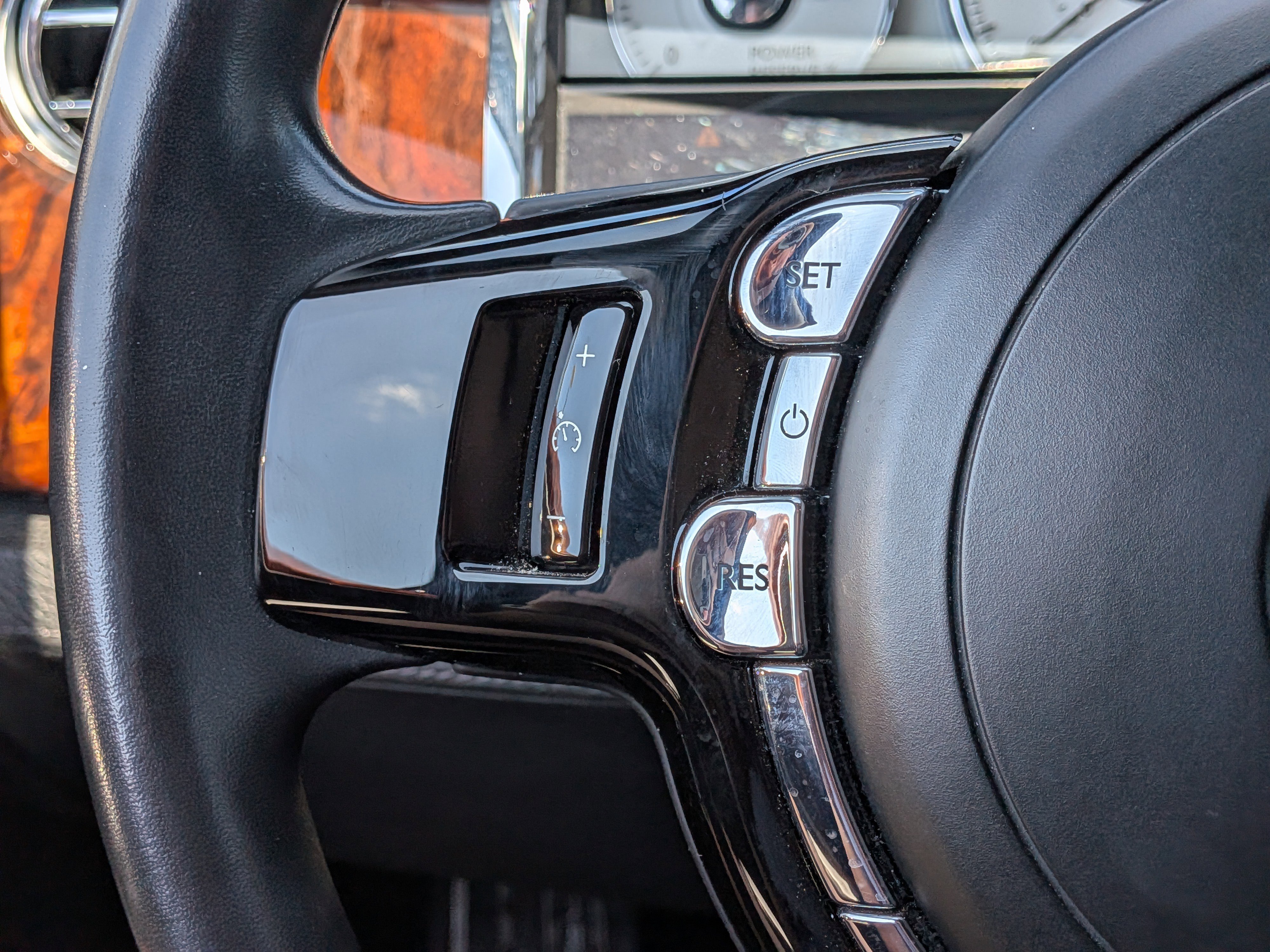 Used 2013 Moonstone Pearl Rolls-Royce Base image 26