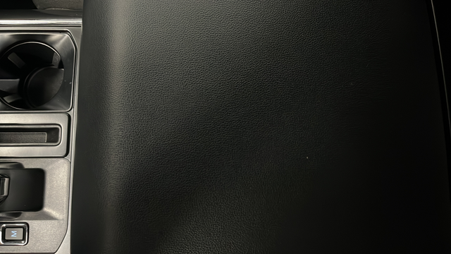 Used 2023 Agate Black Metallic Ford XLT image 20
