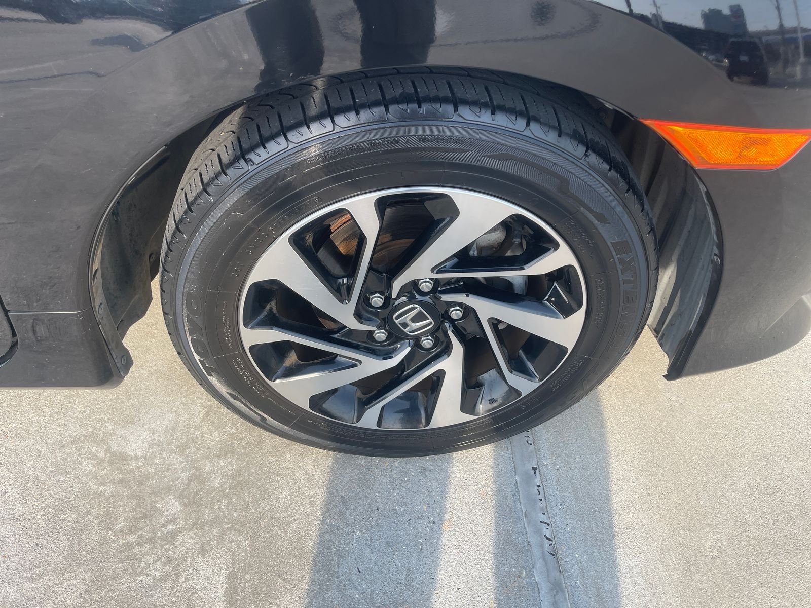Used 2016 Black Honda LX-P image 10