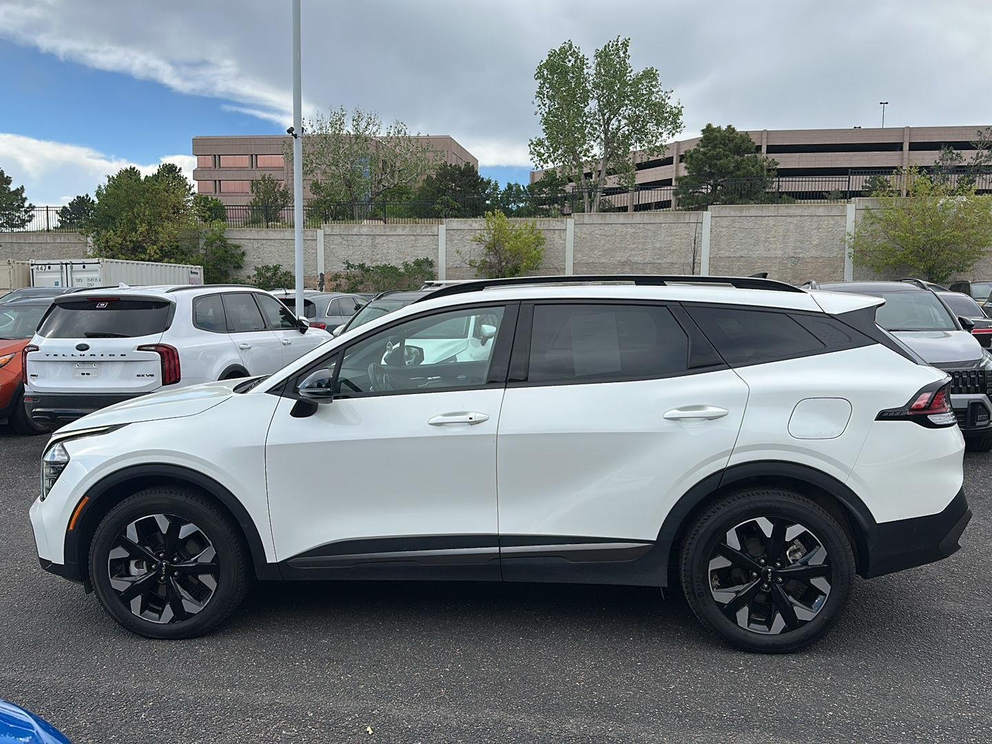 Used 2024 Snow White Pearl Kia X-Line image 8