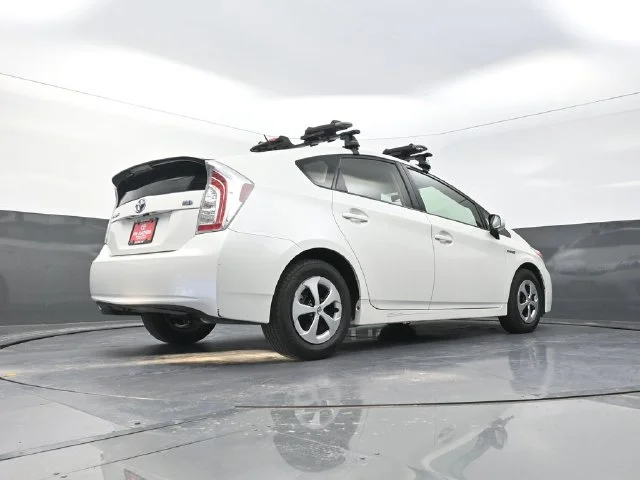 Used 2013 White Toyota Two image 37