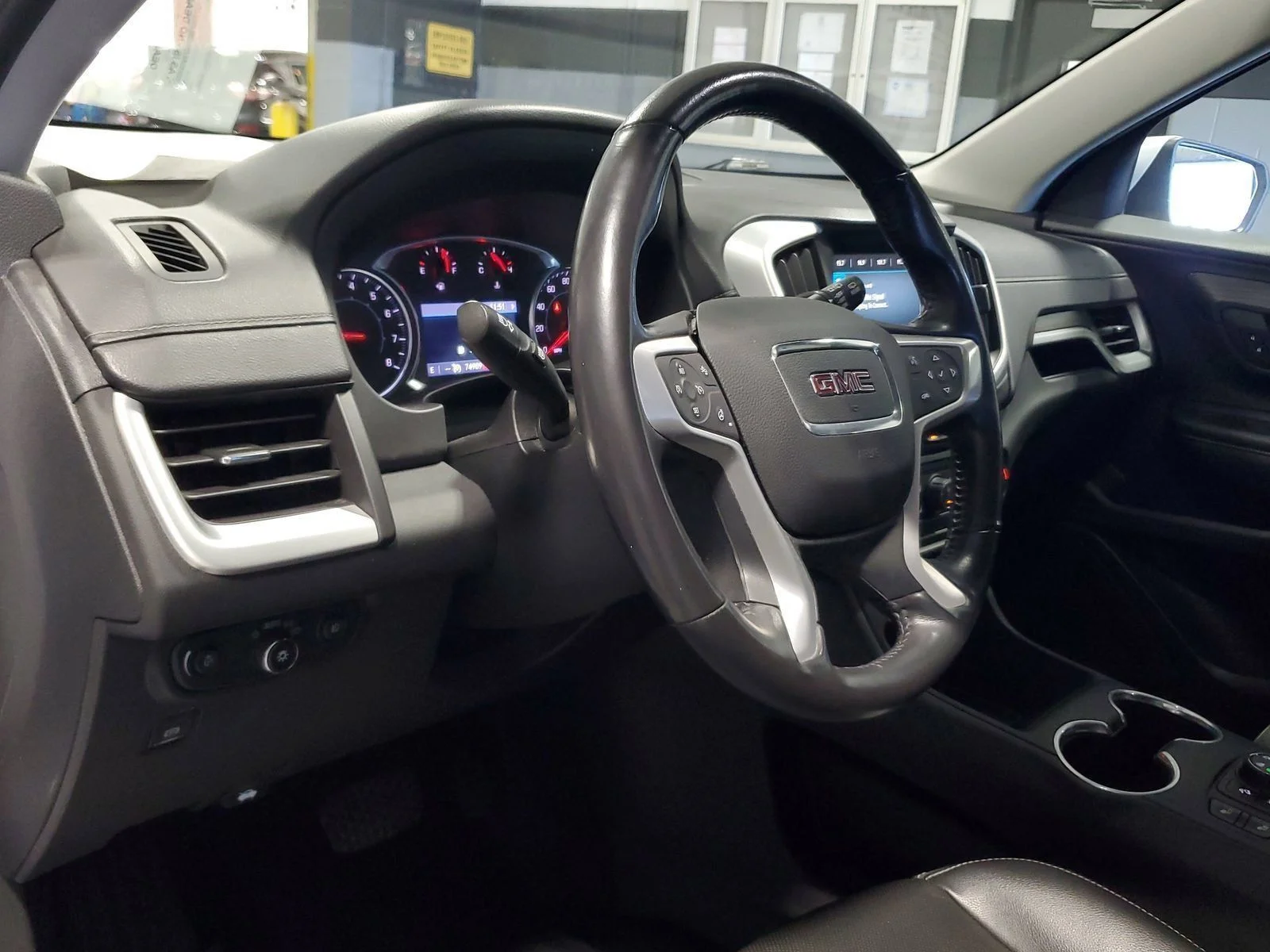Used 2022 White GMC SLT image 16