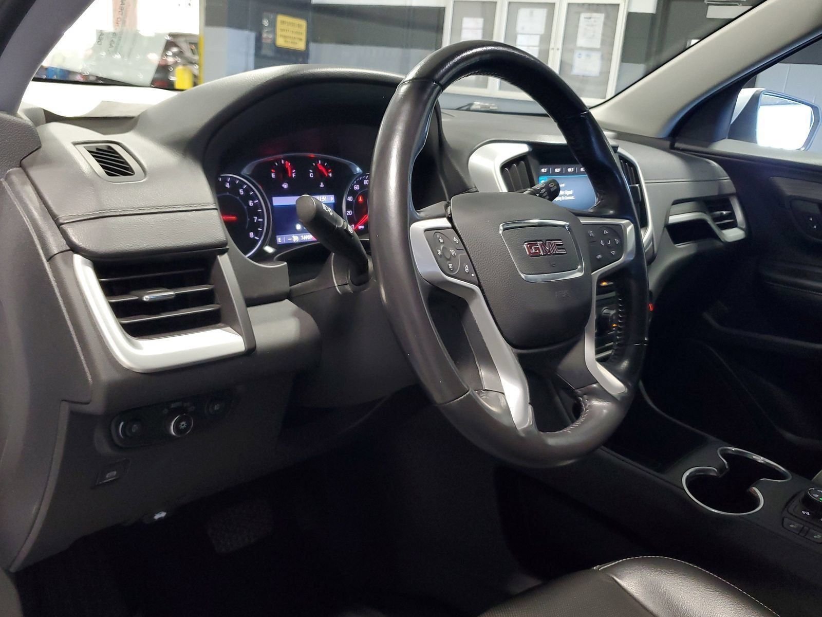 Used 2022 White GMC SLT image 16