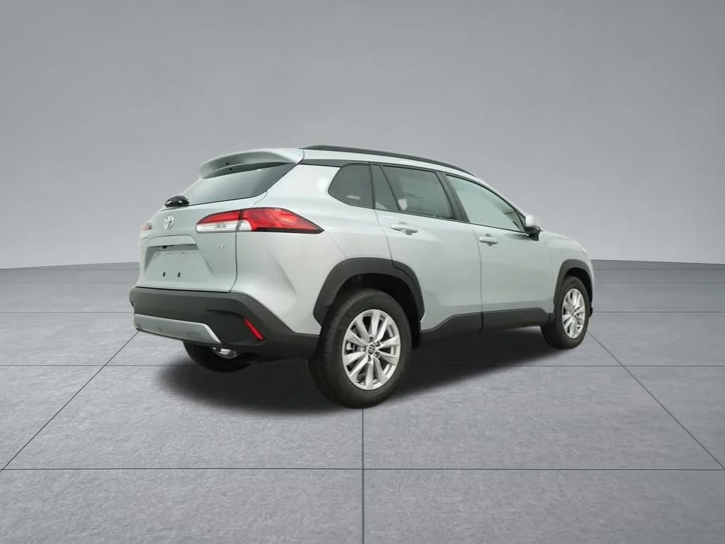 Used 2022 Silver Toyota LE image 28
