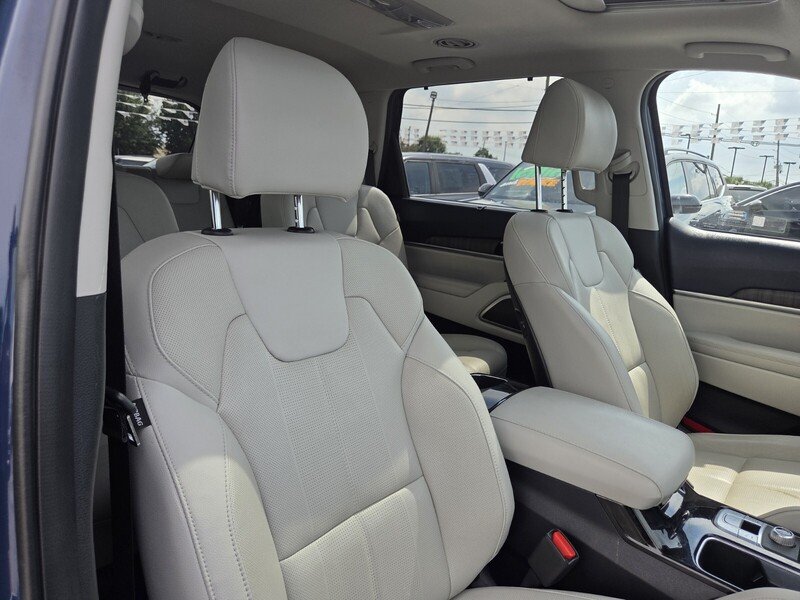 Used 2024 Black Kia EX image 29