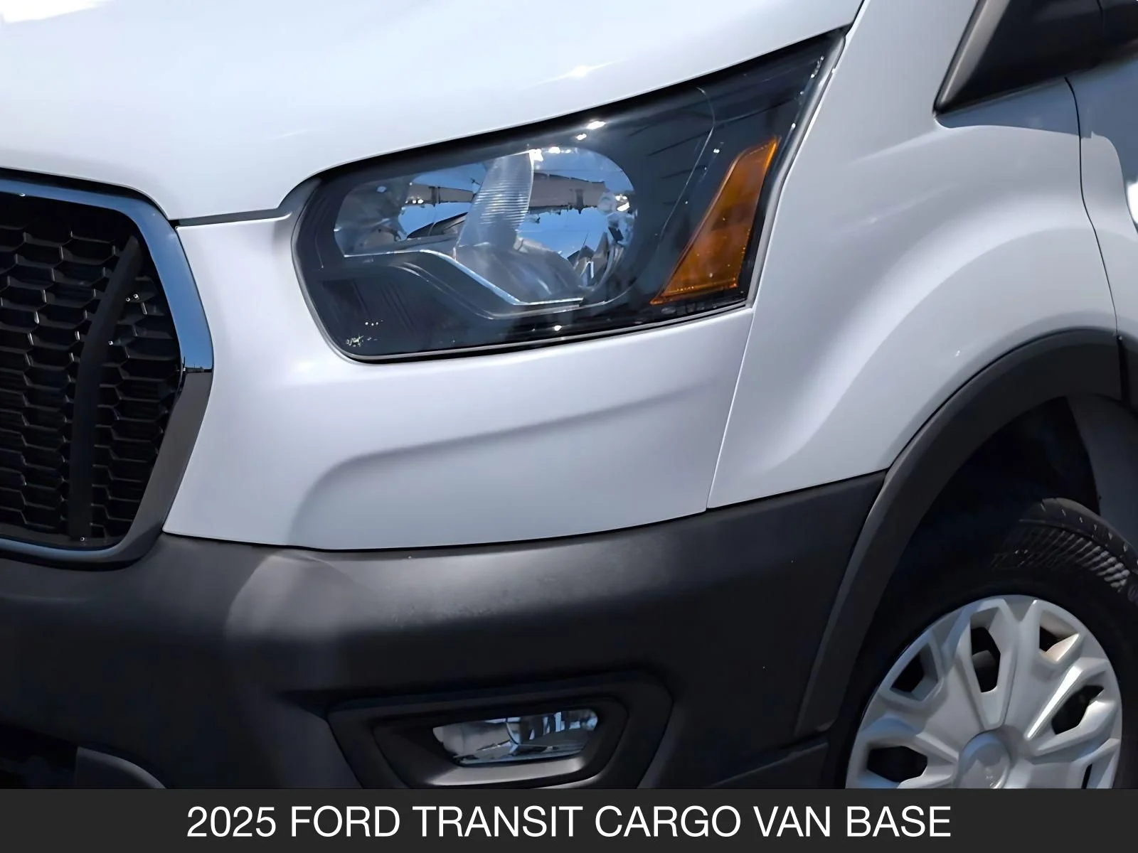 Used 2025 Oxford White Ford Base image 11